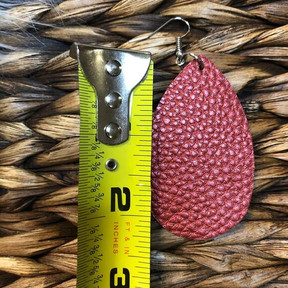 New in package rust reddish brown textured leather teardrop earrings - Picture 2 of 3